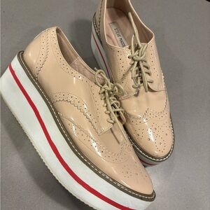 Steve Madden Platform Oxford Faux patent Leather Loafers Tan Size 9